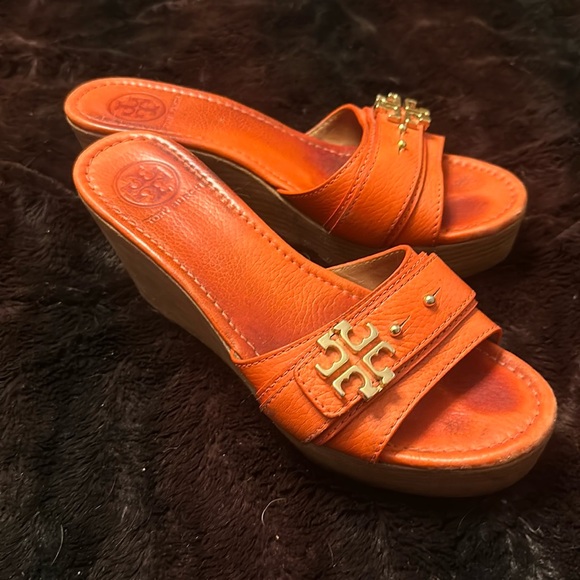 Authentic Tory Burch Elina Wedge Size 7 1/2 VGUC - Picture 1 of 7